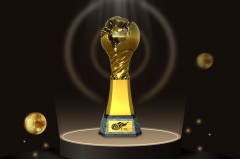 足球比赛绝杀球越位判罚引球迷热议，慢镜头揭示争议真相